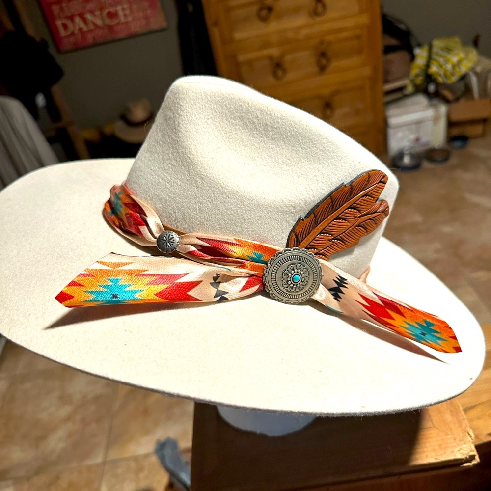 Charlie 1 Horse felt hat